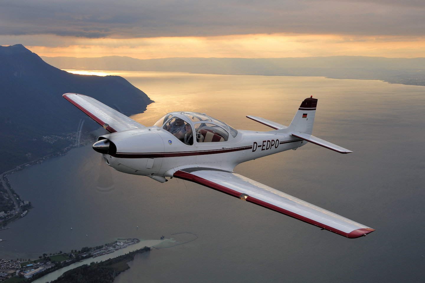 Wir danken unserem Fliegerfreund Joe Riemensberger für die phantastischen Luftaufnahmen über dem Genfer See.