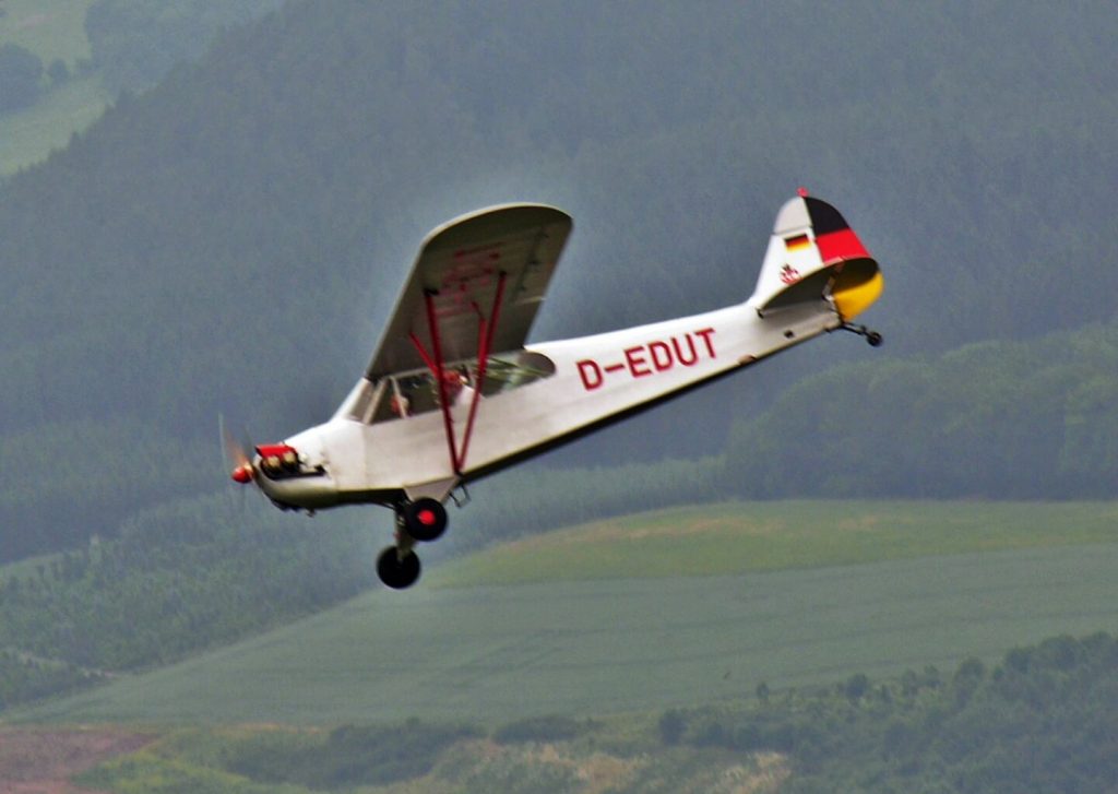 Piper J3C - in memoriam Urban Kirchberg